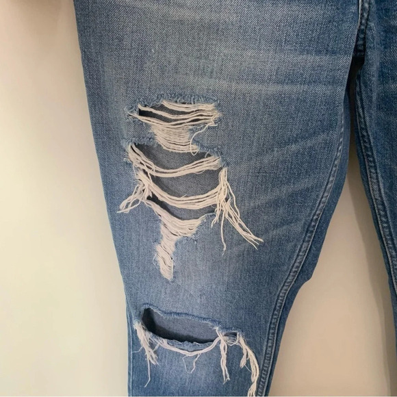 Abercrombie & Fitch High Rise Annie Distressed Girlfriend Jean Size 2/26 - Picture 7 of 9
